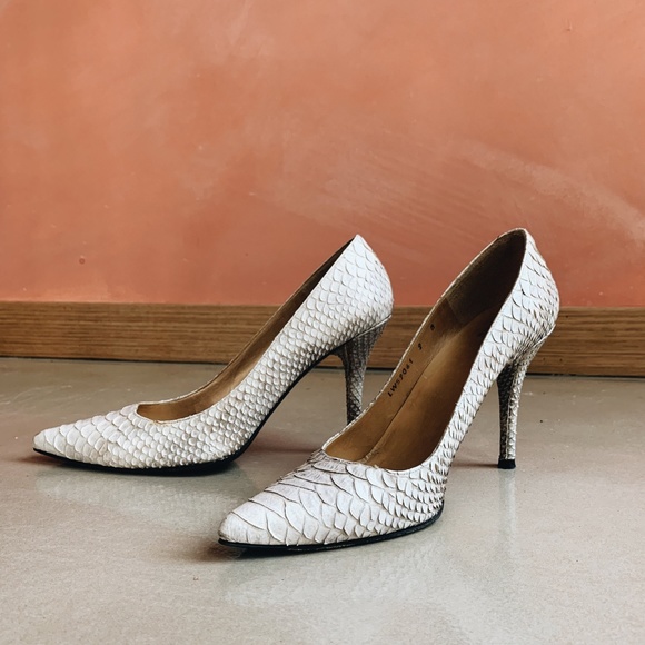 Stuart Weitzman "Nouveau" Python Pump - Picture 4 of 10